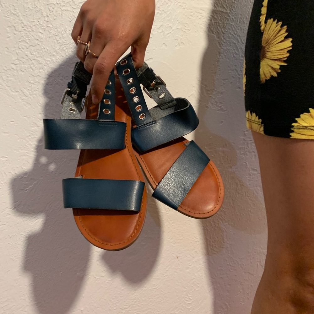 American Eagle sandals